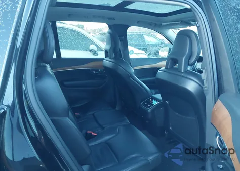 2021 Volvo Xc90 T6 Momentum 7 Passenger z USA, uszkodzony, nr VIN YV4A22PK8M1682706